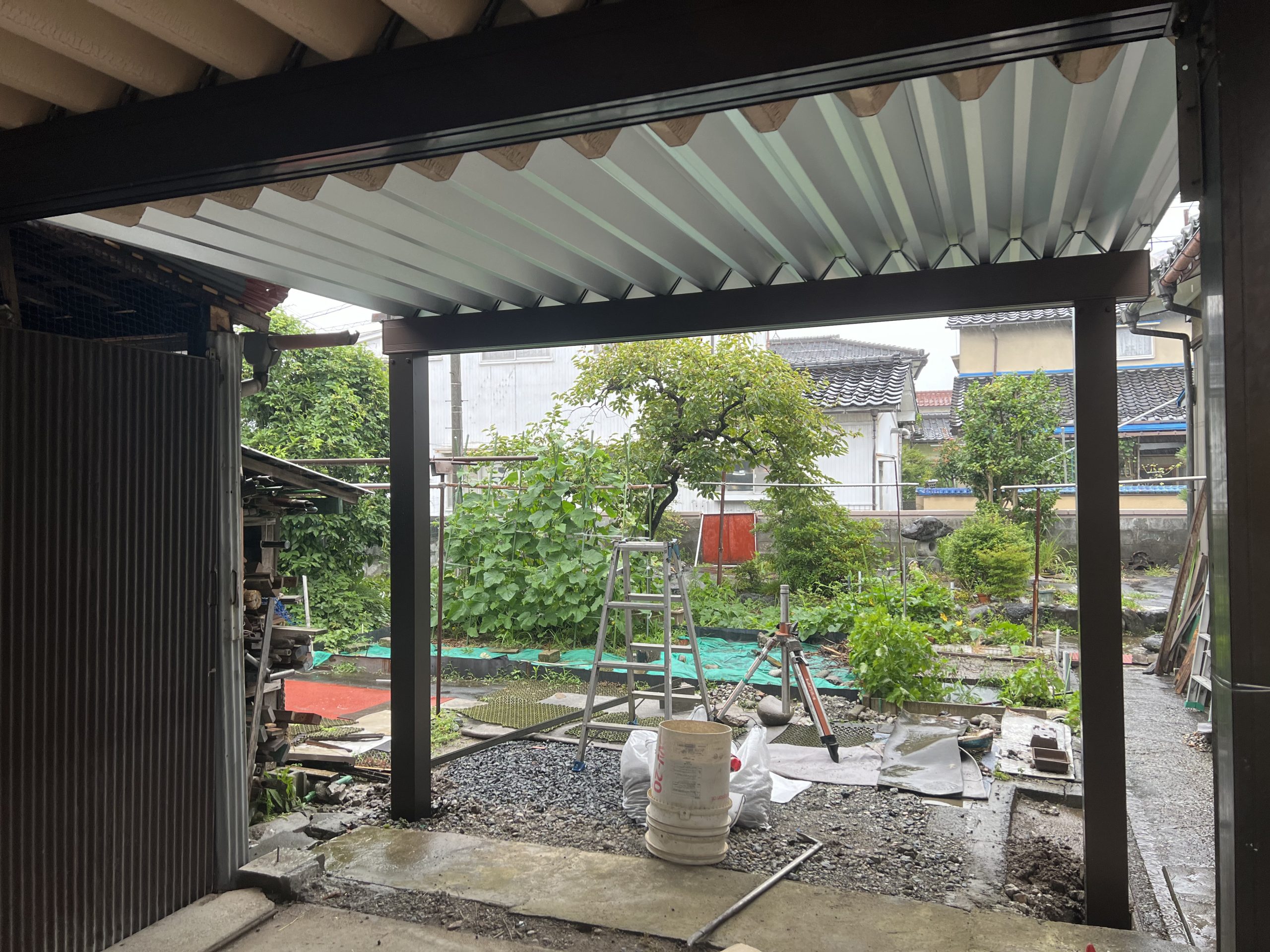 既存アルミカーポートの屋根延長