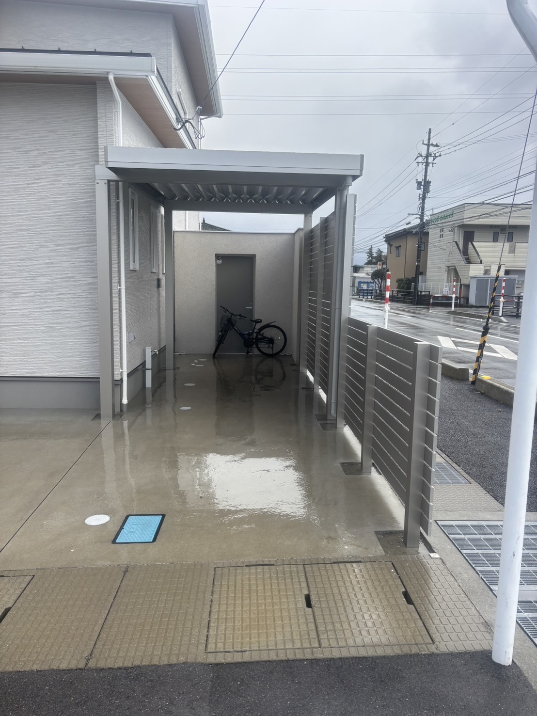 アルミカーポートを活用したオリジナル自転車小屋